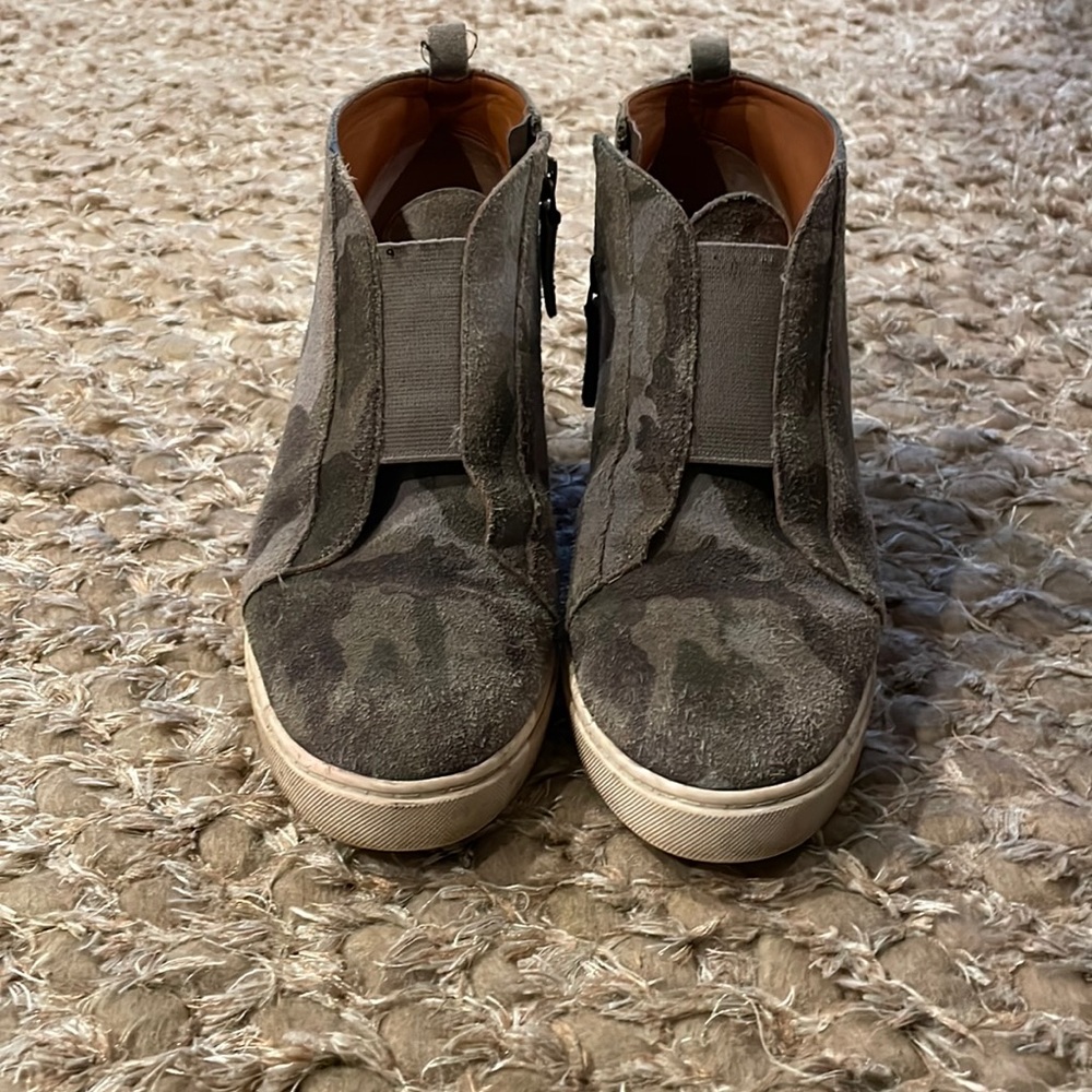 Linea Paolo wedge bootie